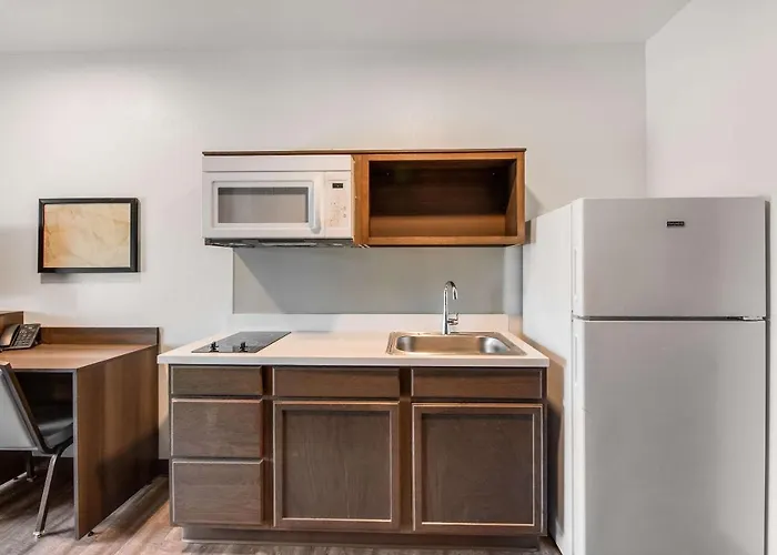 Woodspring Suites Bakersfield Airport