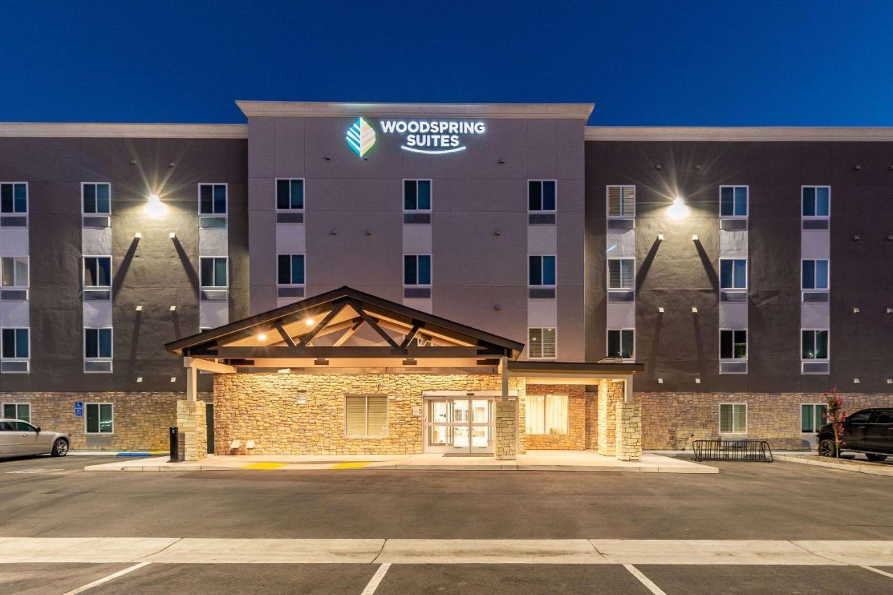 Hotel Woodspring Airport 2*